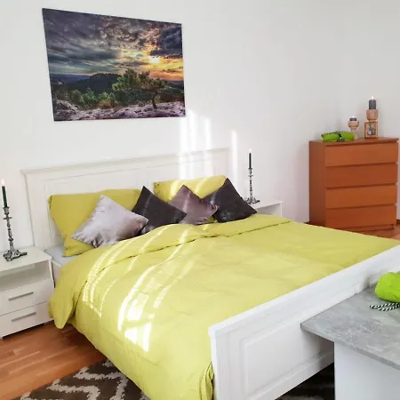 Apartment Corner 1020 *