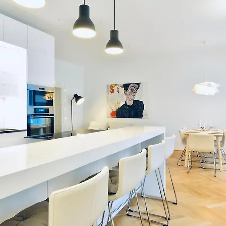 Fantastic 3-bedroom-apartment In Mitte *
