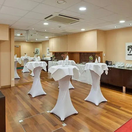 Hotell Courtyard By Marriott Schoenbrunn 4*