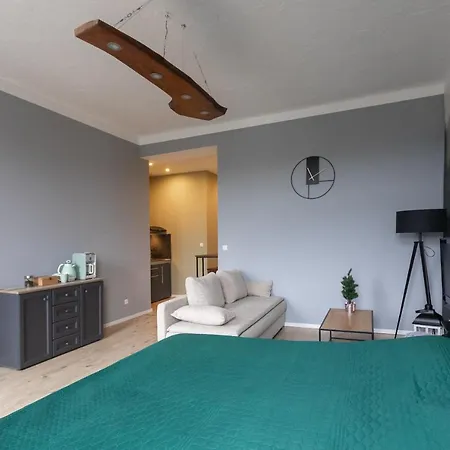 Schonbrunn Garden View Apartment Vienna