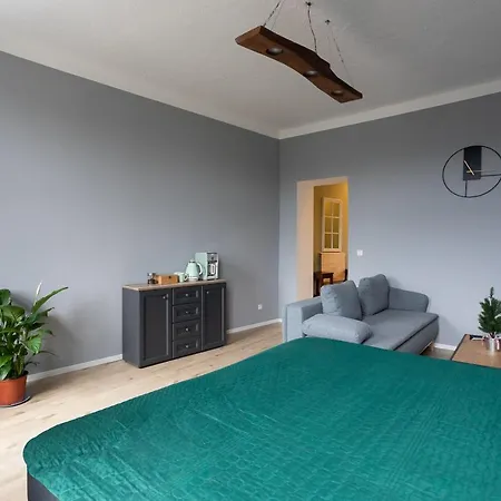 Apartment Schonbrunn Garden View