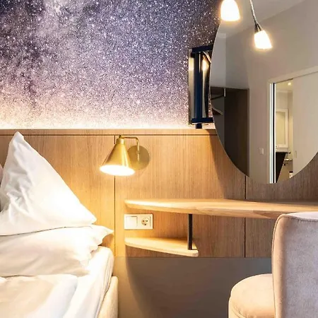 Starlight Salzgries 4*