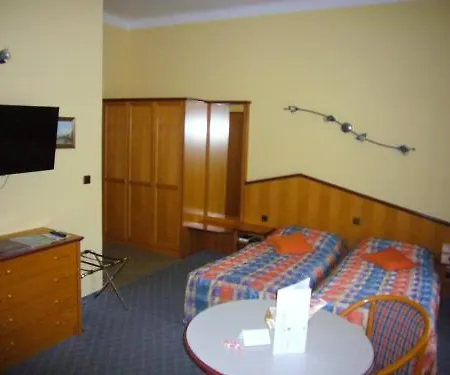Strebersdorferhof Hotel 3*