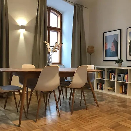 Apartmán Near Rathaus