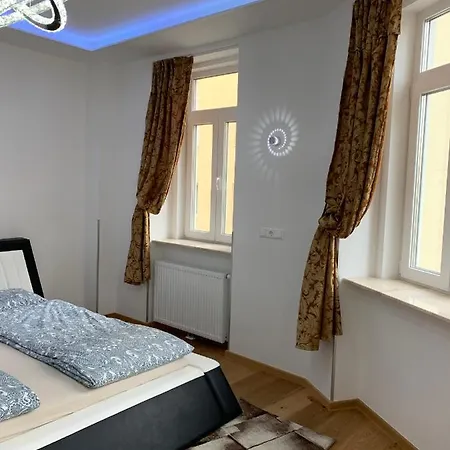 Colony 2* Vídeň
