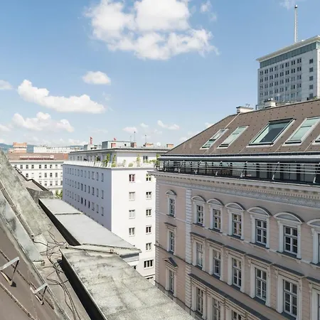 Rooftop Borse By Ichbucheat Apartment *