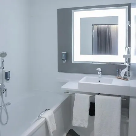 Novotel City Hotel 4*