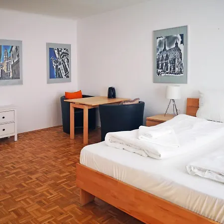 Vienna Studios Apartman *