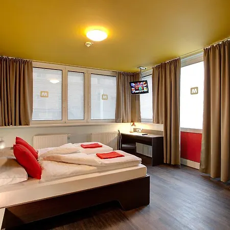 Hotel Meininger Downtown Sissi Wenen