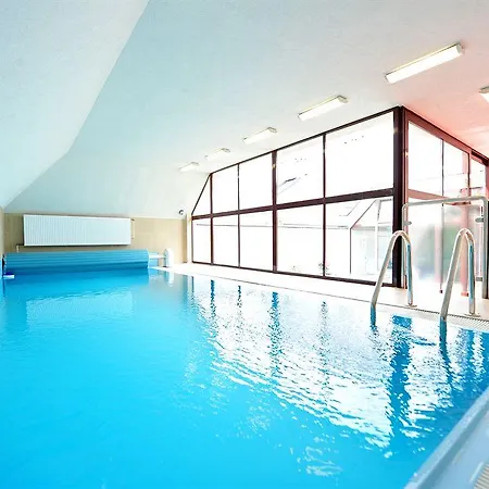 The Weekend Hotell