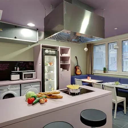 Meininger Downtown Sissi Hotel 3*