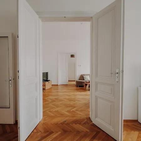 Apartment Karmelita Vienna
