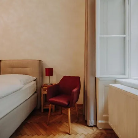 Karmelita Apartment