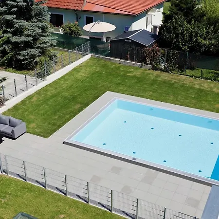 Rooftop Terrace, Free Garage Parking And Pool! *