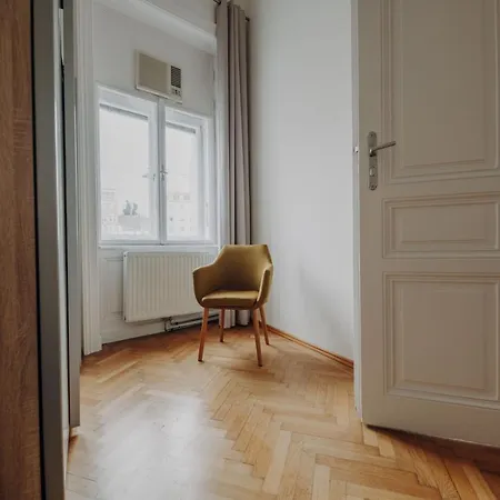 Apartment Karmelita