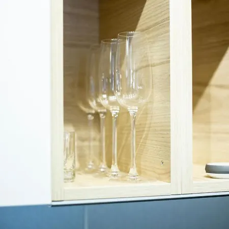& Cozy - 15 Min To Center Apartament