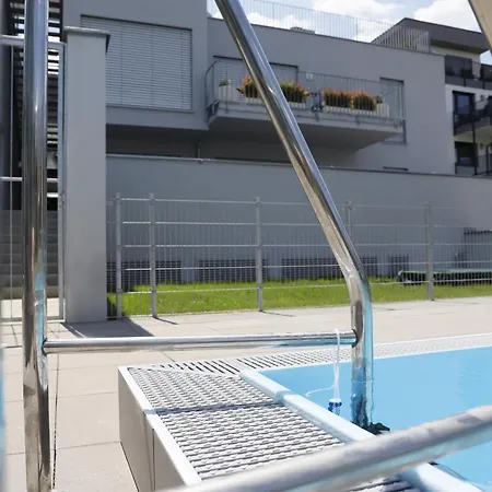 Rooftop Terrace, Free Garage Parking And Pool! Апартаменты