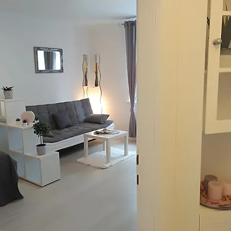 Anastasia-apartment & Garage