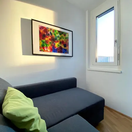 Sonnenwohnen Penthouse Direkt Bei U-bahn Und Therme Mit Anbindung Ins Zentrum * Vídeň
