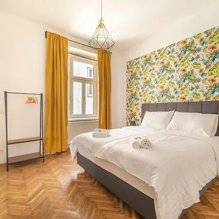 Theresia I Levestate Apartment