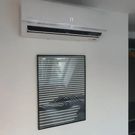 Апартаменты Rooftop Terrace, Free Garage Parking And Pool! *