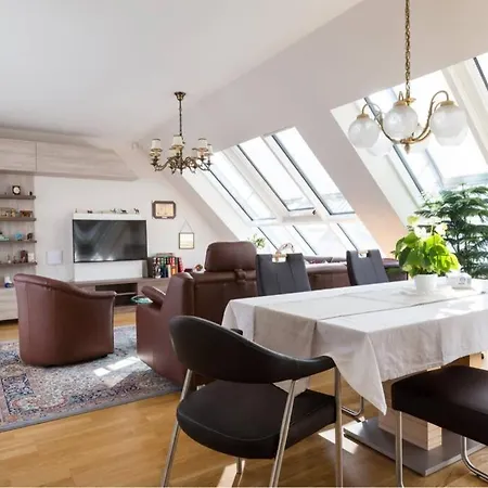 Grosses Penthouse #12 Mit Terrasse Und Aussicht