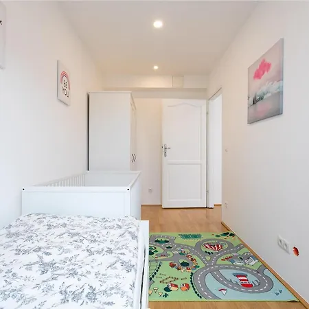 Apartment Skyline Oase L Dg7'12 *