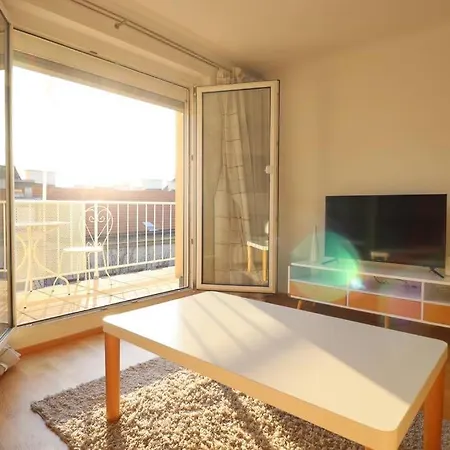 Brilliant View: Balcony Home, Modern, Stylish And Newly Renovated 公寓 维也纳