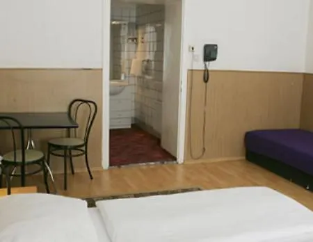 B&B Cyrus Viena