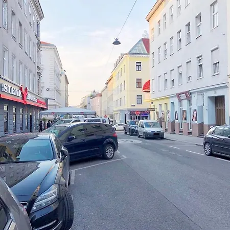 New, Bright Near The Metro! Apartment *