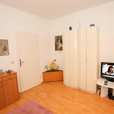 Rh Apartment *