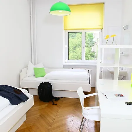 Hostel & Kaiser 23
