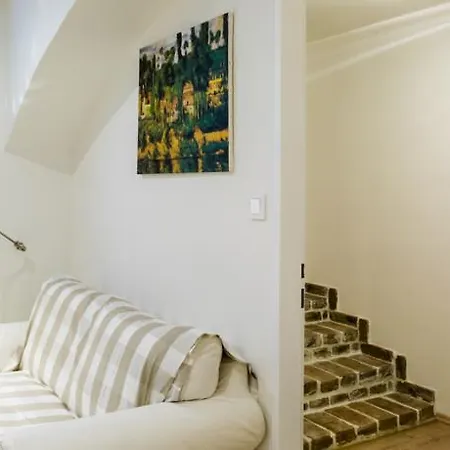 Apartment Townhouse *