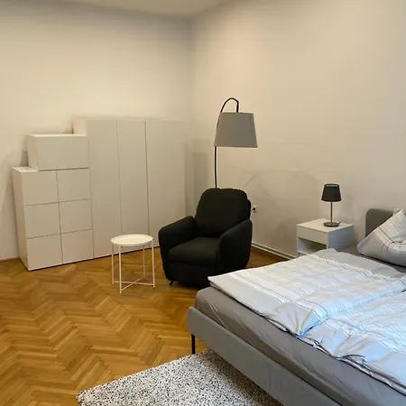 Lejlighed 100m2 Naehe 1010 Wien