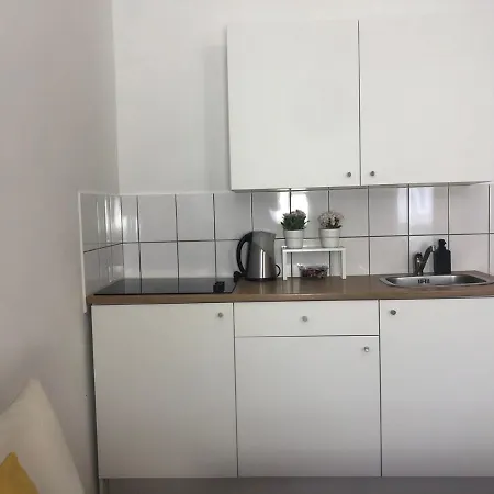 New, Bright Near The Metro!