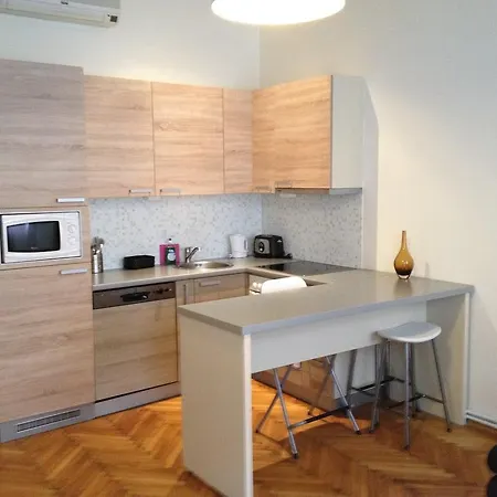 Debo Apartment *