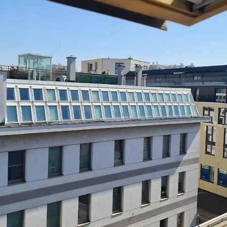 Modern Hauptbahnhof - Virtual Reception&self-checkin 2*