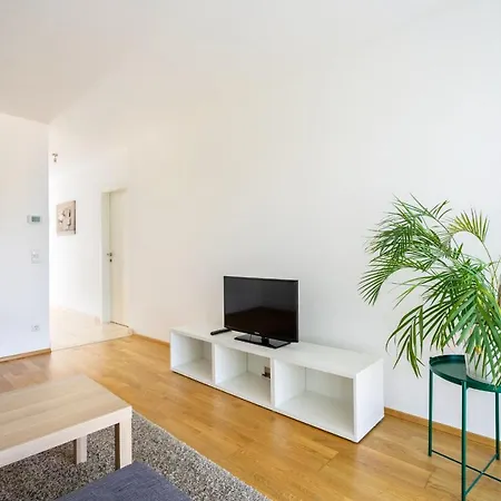Apartment Donaufeld Living - Geraumiges Mit Balkon *
