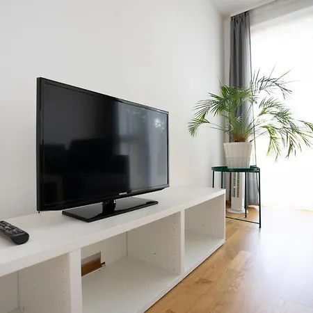 Apartment Donaufeld Living - Geraumiges Mit Balkon
