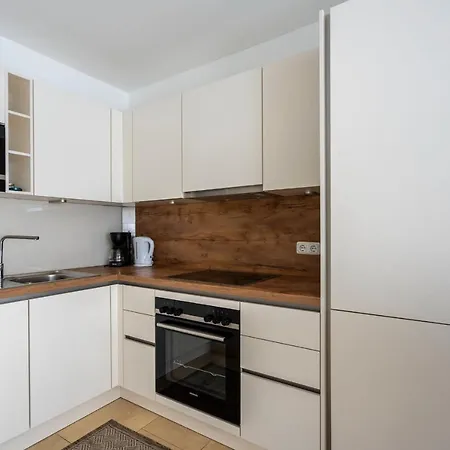 Donaufeld Living - Geraumiges Mit Balkon Apartment Vienna