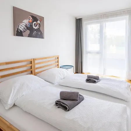 Apartment Donaufeld Living - Geraumiges Mit Balkon *