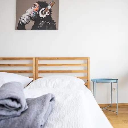 Donaufeld Living - Geraumiges Mit Balkon Apartment