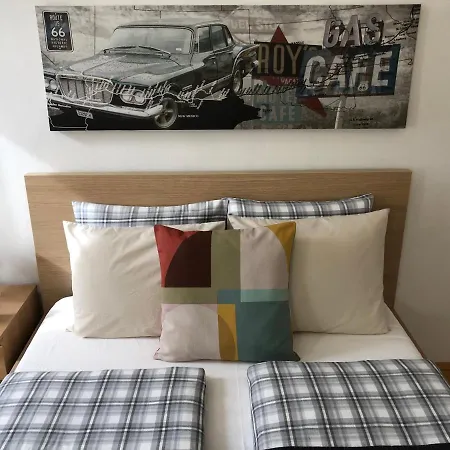 New, Bright Near The Metro! * Vienna