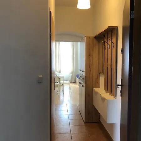 New, Bright Near The Metro! * Vienna