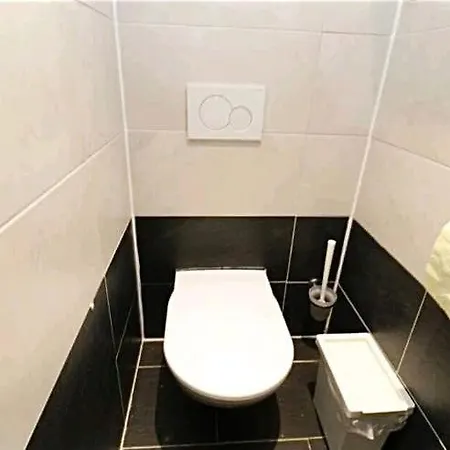 Favoriten-rooms Hostel
