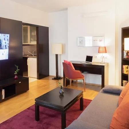 Aparthotel The Levante Rathaus 4*