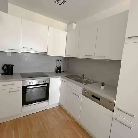 Appartement Modern & Sunny 52m2 With Balcony & Fast Wifi