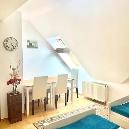 Hostel Favoriten-rooms *