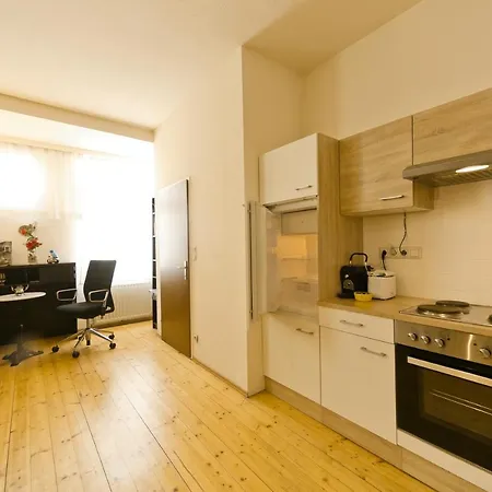 In Near Schoenbrunn & Westbahnhof - Keyless Check-in Viena