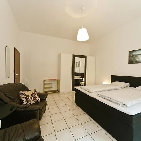 In Near Schoenbrunn & Westbahnhof - Keyless Check-in * Viena